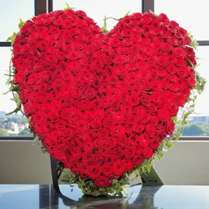300 Red Roses Heart